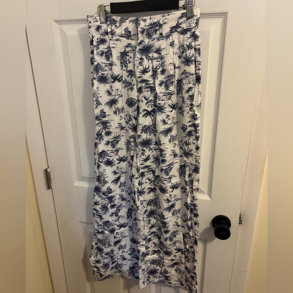 Abercrombie Linen White and Blue Tropical Palm Print Pants